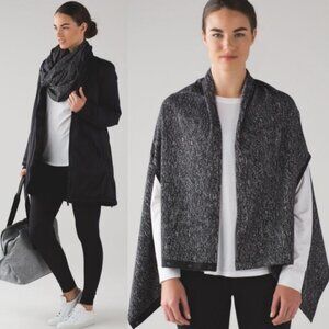Lululemon Vinyasa Wrap Scarf Jacquard Black Arm Holes‎ Convertible Rulu Fabric